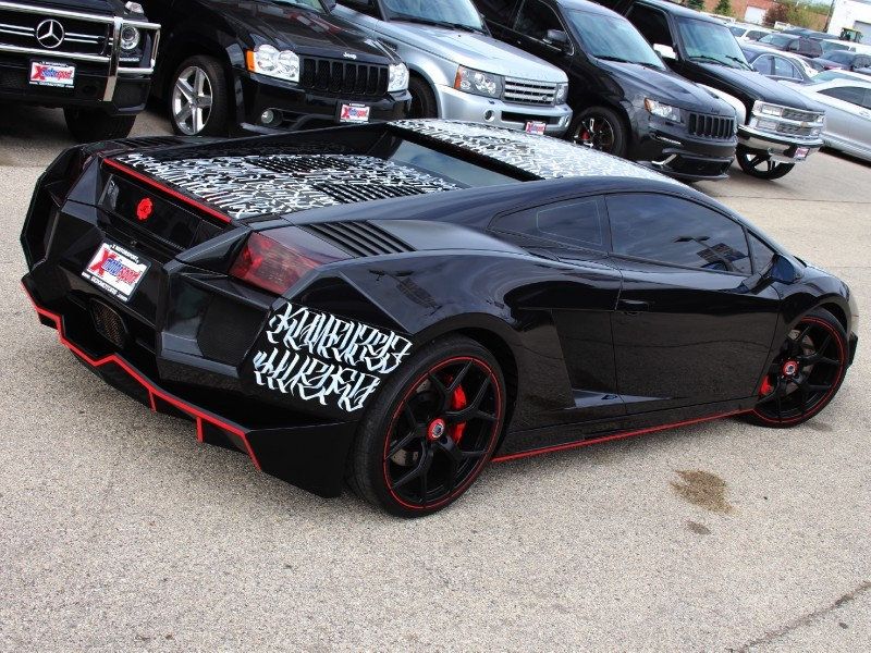 Illustration for article titled For $89,999, Is Chris Brown’s 2004 Lamborghini Gallardo The Last Word In Celebrity Customs?
